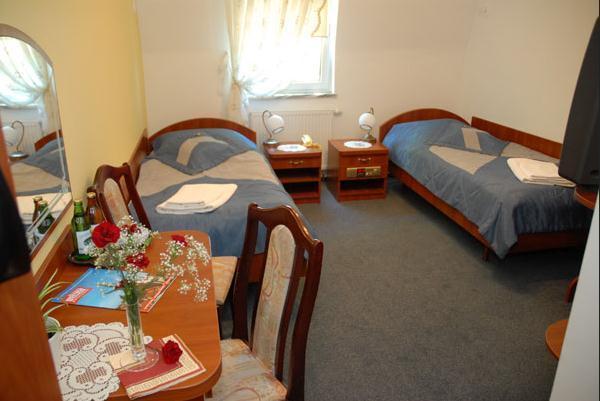 Hotel Restauracja Kaukaska Jadwiga Choroszy Wolsztyn Oda fotoğraf