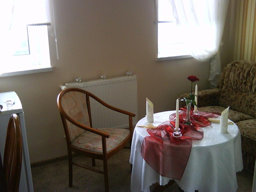 Hotel Restauracja Kaukaska Jadwiga Choroszy Wolsztyn Dış mekan fotoğraf