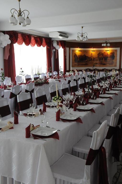 Hotel Restauracja Kaukaska Jadwiga Choroszy Wolsztyn Dış mekan fotoğraf