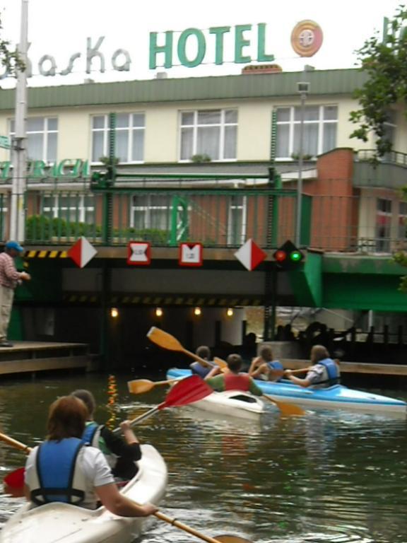 Hotel Restauracja Kaukaska Jadwiga Choroszy Wolsztyn Dış mekan fotoğraf