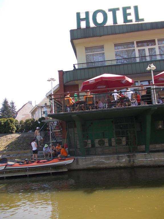 Hotel Restauracja Kaukaska Jadwiga Choroszy Wolsztyn Dış mekan fotoğraf